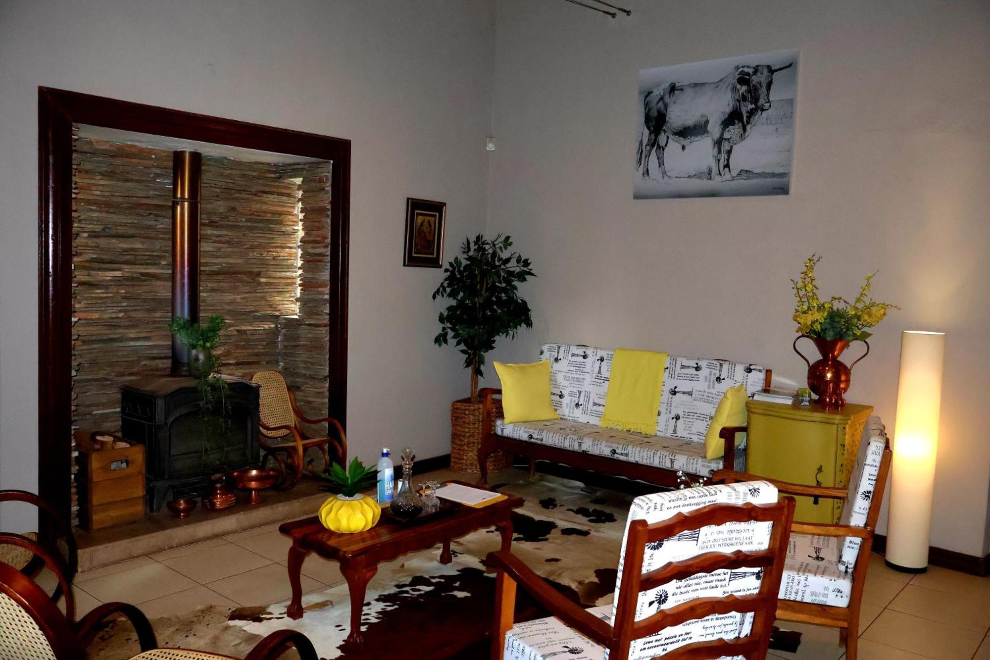The Leopard Tree Bed and Breakfast Πολοκουάνε Εξωτερικό φωτογραφία