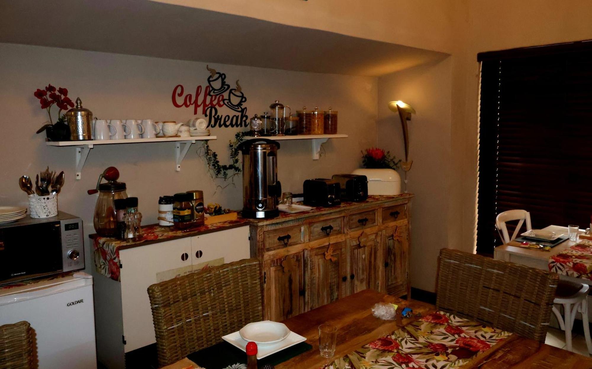 The Leopard Tree Bed and Breakfast Πολοκουάνε Εξωτερικό φωτογραφία