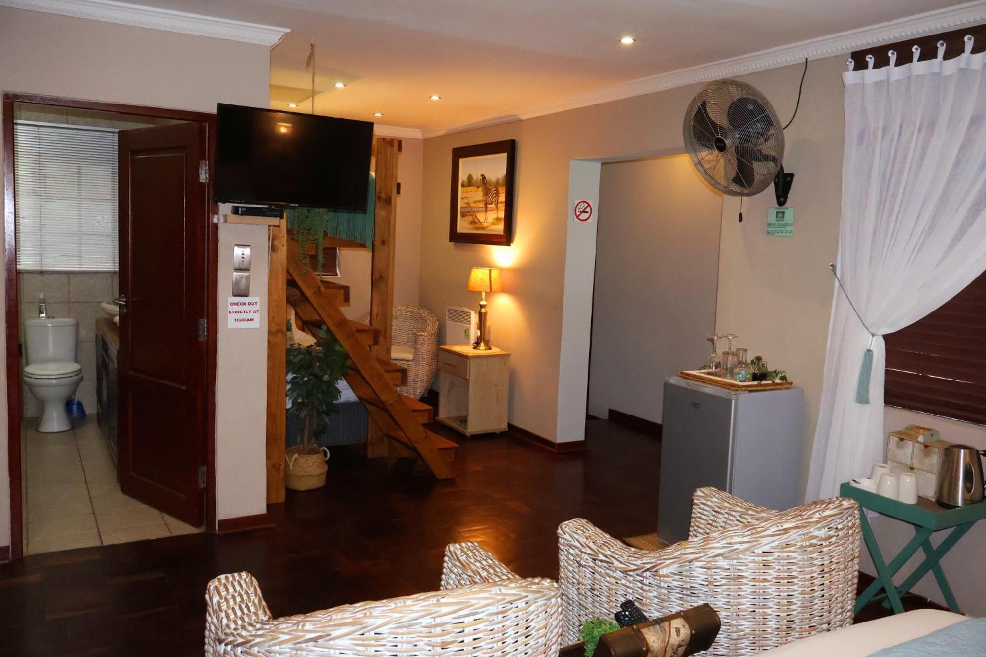 The Leopard Tree Bed and Breakfast Πολοκουάνε Εξωτερικό φωτογραφία